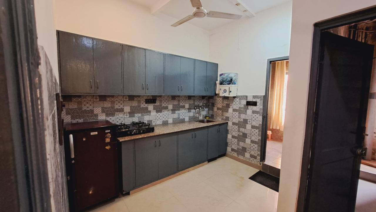 Sufi Khandar Home Stay New Delhi Luaran gambar
