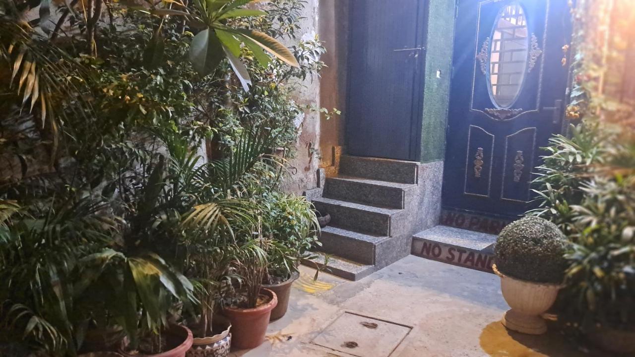 Sufi Khandar Home Stay New Delhi Luaran gambar