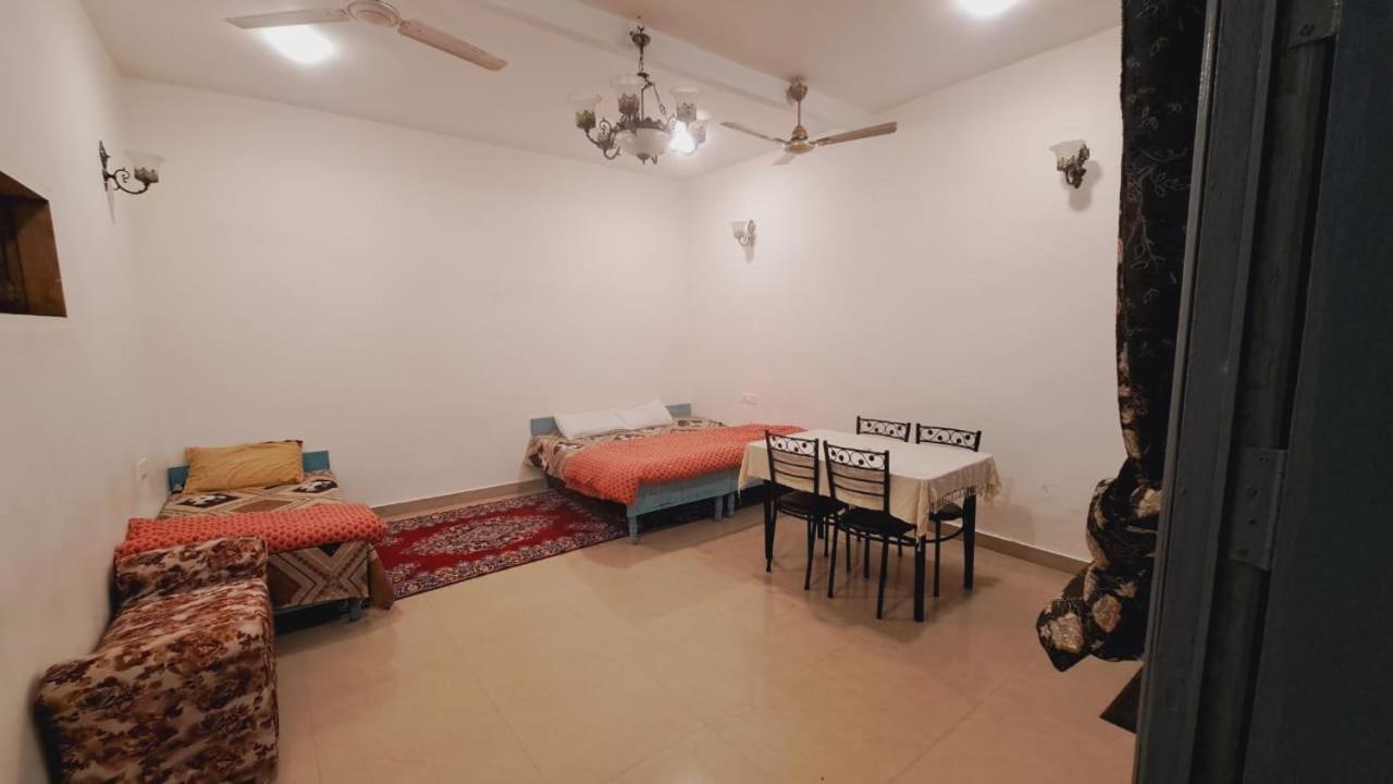 Sufi Khandar Home Stay New Delhi Luaran gambar